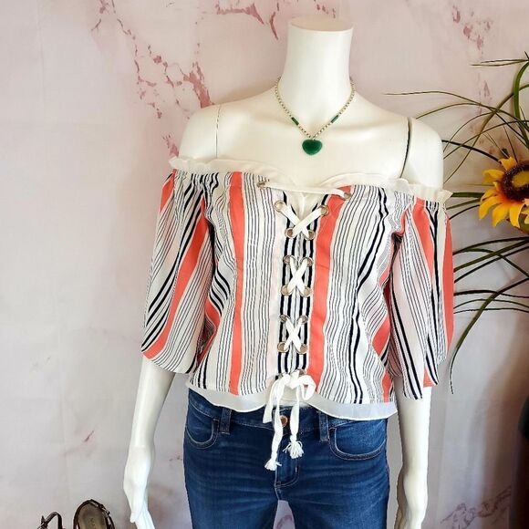 ASOS Nylon Apparel cute off shoulder lace up top - Picture 4 of 9